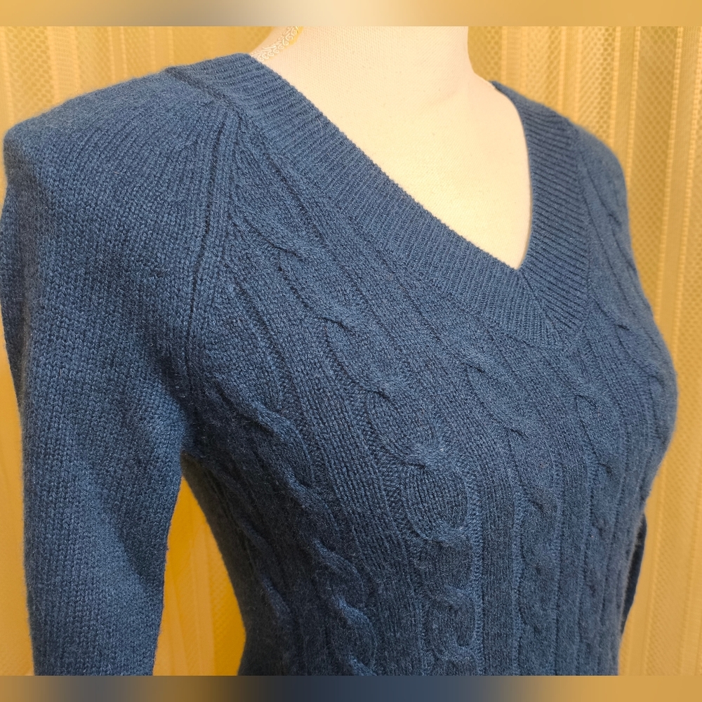 Stretchy Cashmere Cable Knit Sweater XS